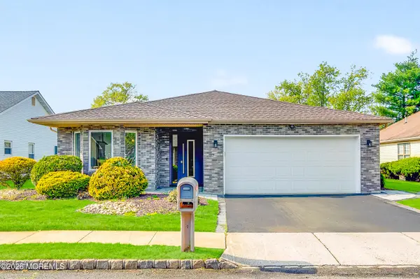 11 Hansom Lane, Marlboro, NJ 07726