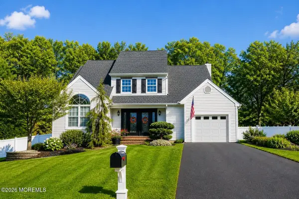 20 Thousand Oaks Terrace, Howell, NJ 07731