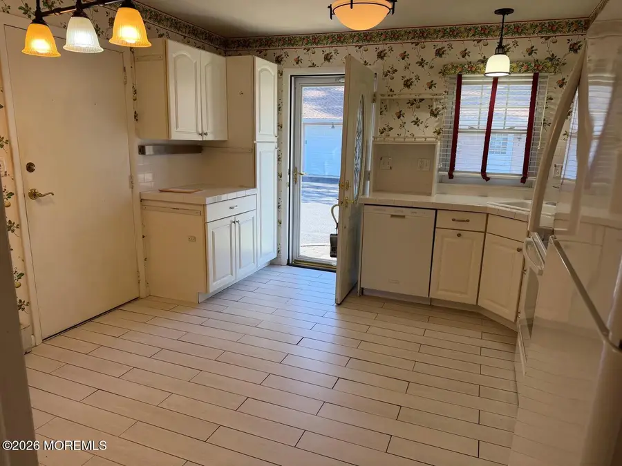 682 New Castle Court #B, Lakewood, NJ 08701 - #2