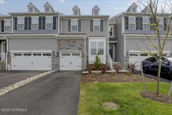 513 Fremont Drive, Manalapan, NJ 07726
