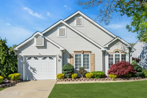18 Grosunor Court, Jackson, NJ 08527