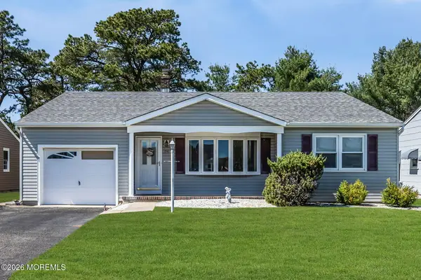 84 Westport Drive, Toms River, NJ 08757