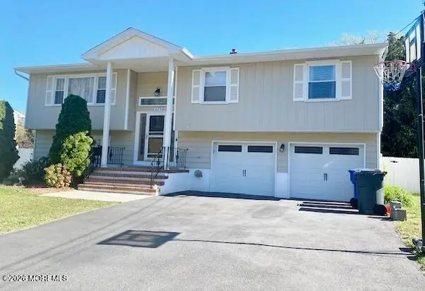 689 Hill Road, Toms River, NJ 08753