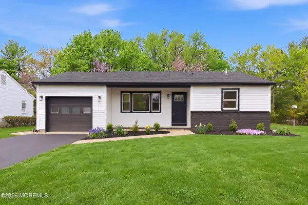 30 Sherwood Lane, Toms River, NJ 08757