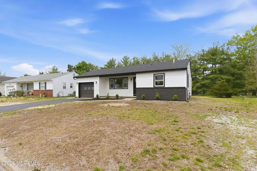 30 Sherwood Lane, Toms River, NJ 08757 - #3
