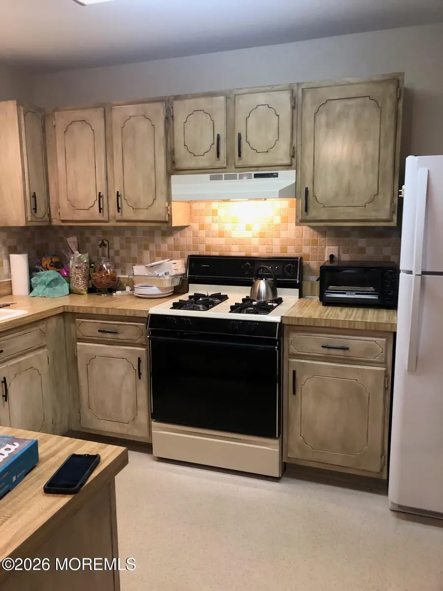 15 Capri Court, Toms River, NJ 08757 - #3