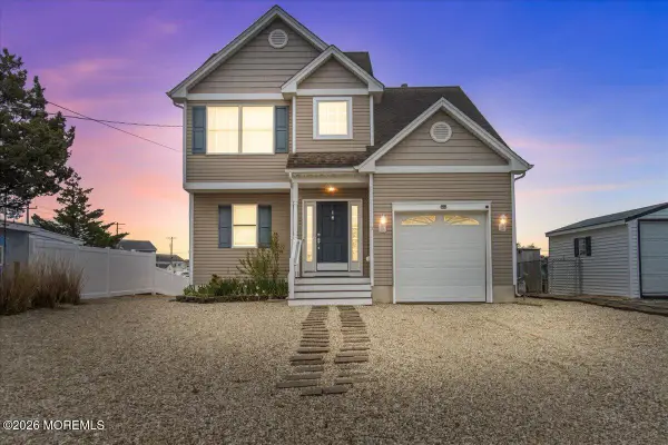3 Cranbury Lake Drive, Little Egg Harbor, NJ 08087