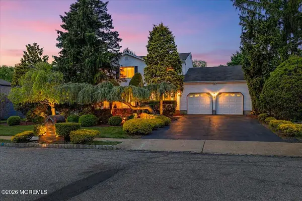 17 Bingham Drive, Marlboro, NJ 07746
