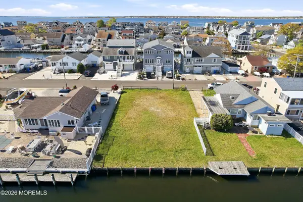 10 Cruiser Court, Toms River, NJ 08753