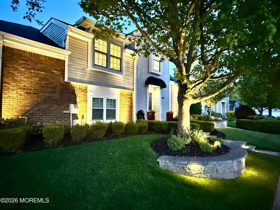 194 Kentucky Way, Freehold, NJ 07728 - #3