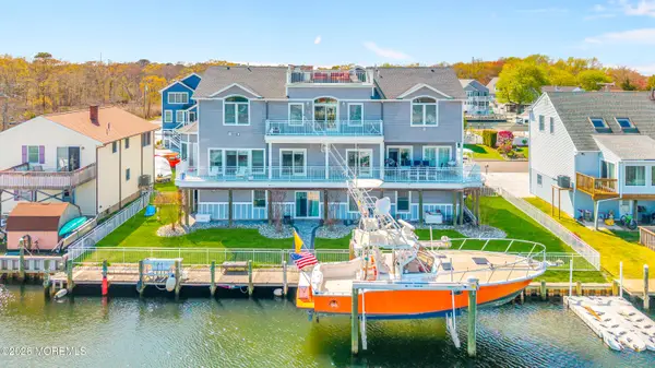 6 Capstan Road, Waretown, NJ 08758