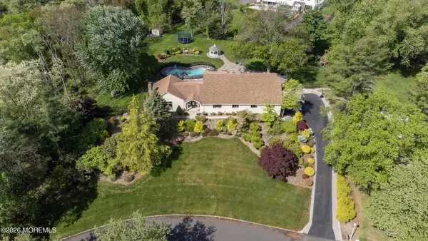 20 Sunrise Circle, Holmdel, NJ 07733