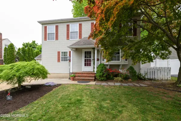 86 Robinson Place, Shrewsbury Boro, NJ 07702