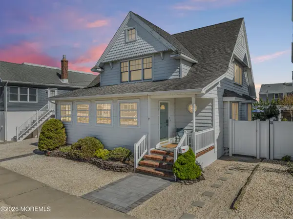 7 Ortley Avenue, Lavallette, NJ 08735