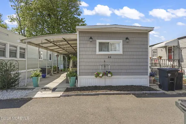 44 Sams Trailer Ct Court, Hazlet, NJ 07730