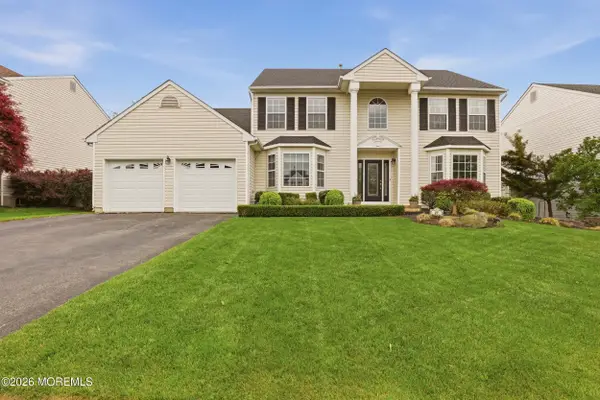 49 Crater Lake Road, Howell, NJ 07731