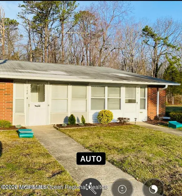 219 Buckingham Court #E, Lakewood, NJ 08701