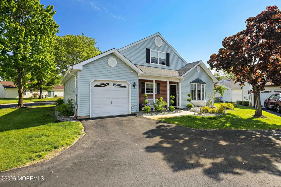 7 Edgeware Close, Freehold, NJ 07728 - #2