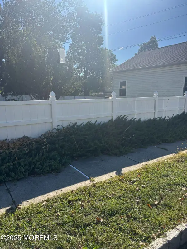 7 Candy Court, Edison, NJ 08817