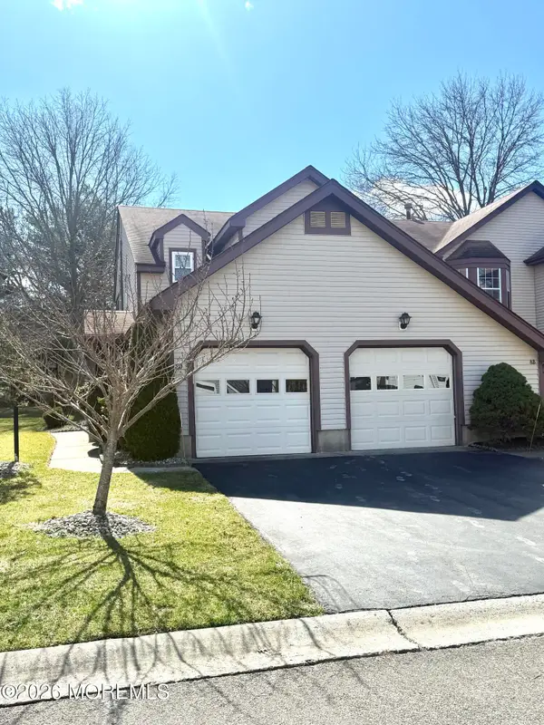 8D Ingram Drive, Monroe, NJ 08831