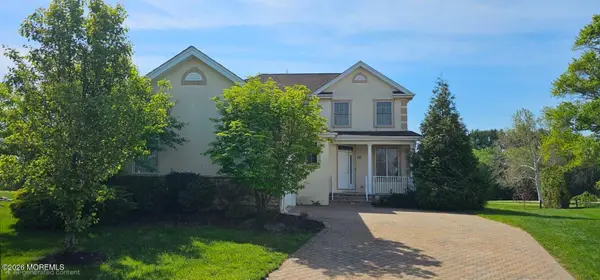 12 Patton Court, Manalapan, NJ 07726