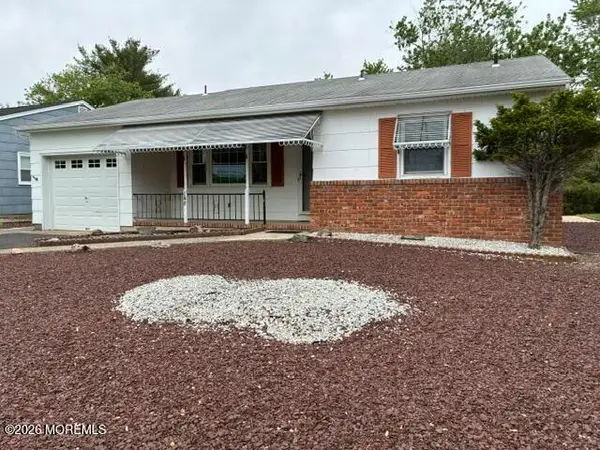 148 Westbrook Drive, Toms River, NJ 08757