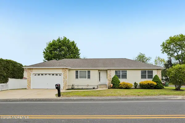 92 Birch Street, Beachwood, NJ 08722