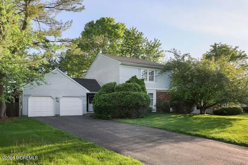 19 Alexandria Drive, Manalapan, NJ 07726 - #1