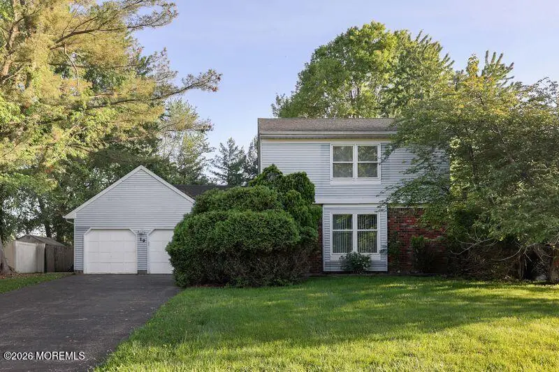 19 Alexandria Drive, Manalapan, NJ 07726 - #2