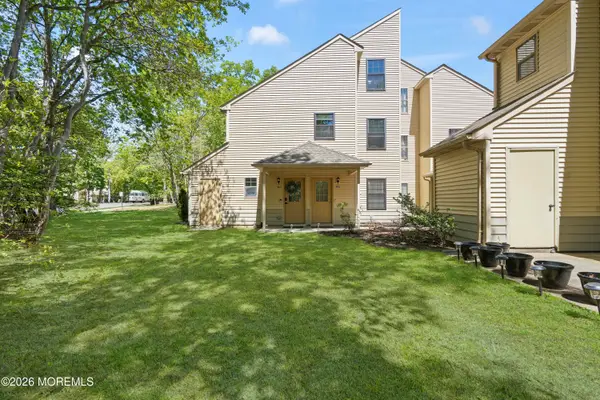 908 Morning Glory Court, Jackson, NJ 08527
