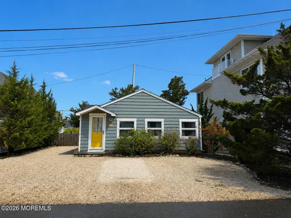 23 Sand Dune Lane, Lavallette, NJ 08735