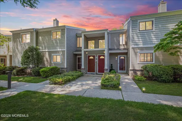 13 Elizabeth Court, Tinton Falls, NJ 07724