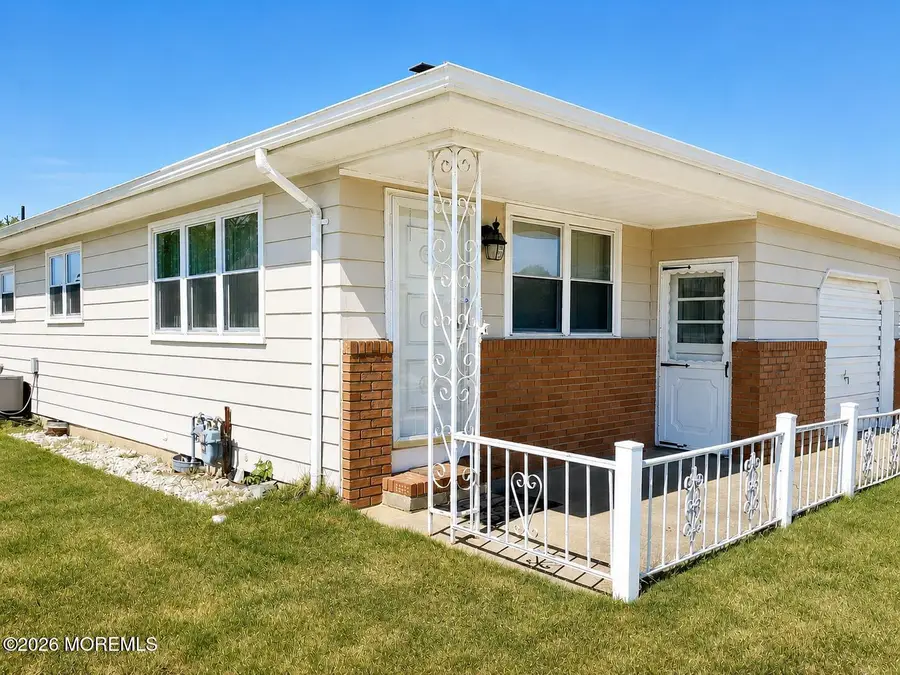 47 Castle Harbor Drive, Toms River, NJ 08757 - #3