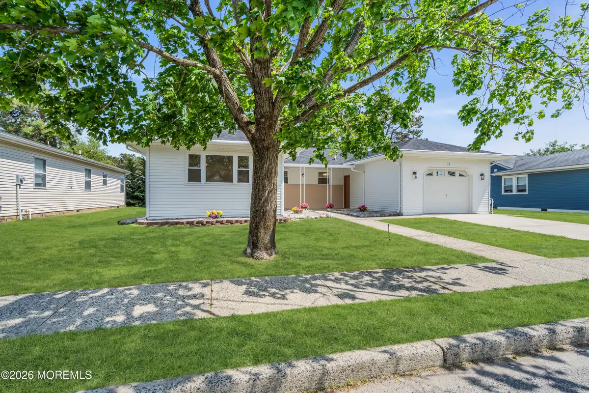 11 Tampa Lane, Toms River, NJ 08757 - #1