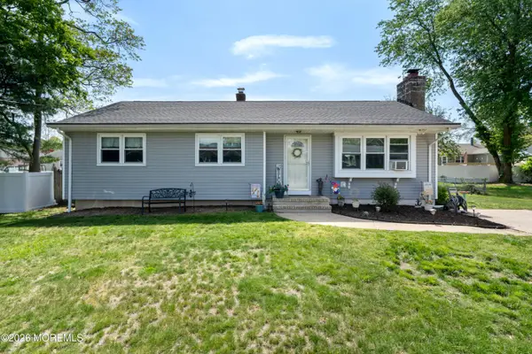 837 Cable Avenue, Beachwood, NJ 08722