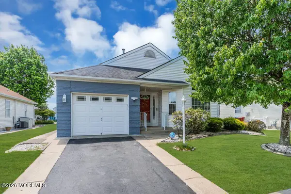 6 Abergele Drive, Toms River, NJ 08757