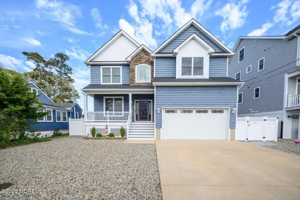24 Woodhaven Road, Toms River, NJ 08753