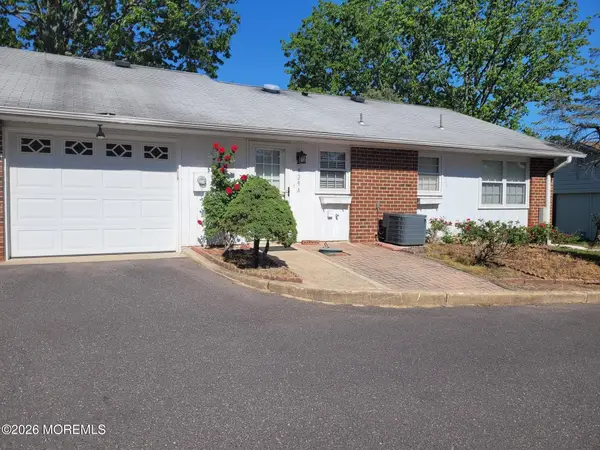 929A Thornhill Court #929, Lakewood, NJ 08701