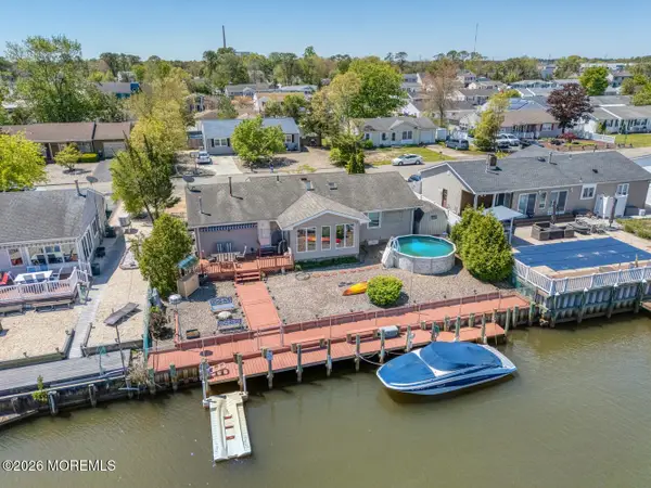 12 Hollywood Boulevard, Forked River, NJ 08731