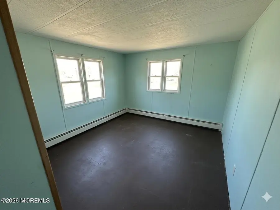 27 Hearth Way, Toms River, NJ 08755 - #3