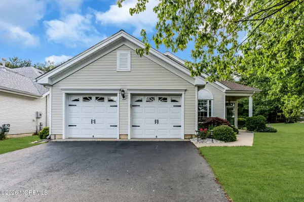 1 Golden Seasons Drive, Lakewood, NJ 08701
