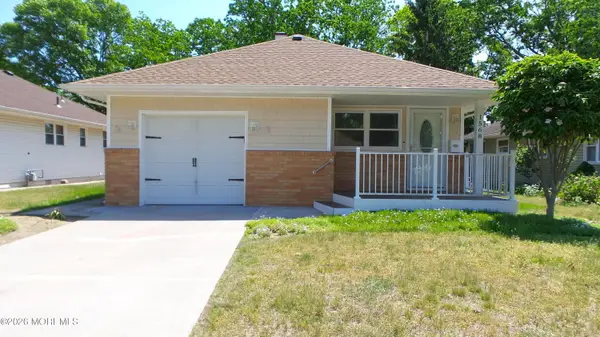 1568 Mount Everest Lane, Toms River, NJ 08753
