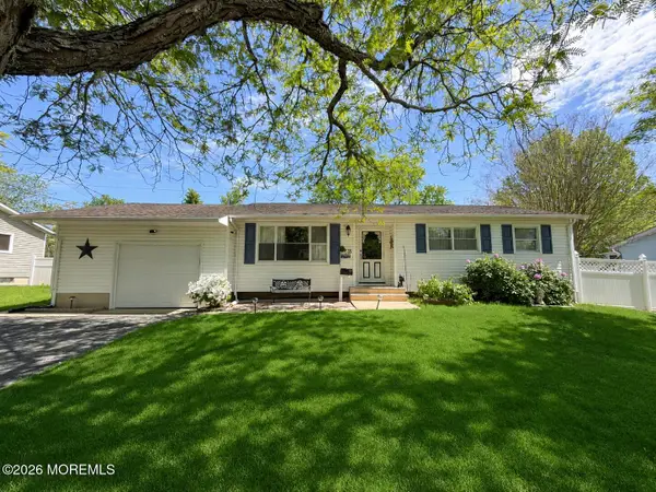 35 Drexel Drive, Jackson, NJ 08527