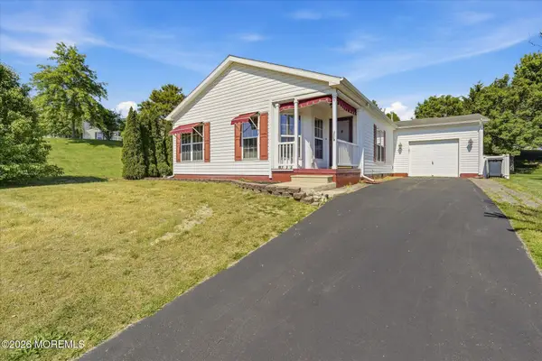 6 Cherry Hill Court, Manahawkin, NJ 08050