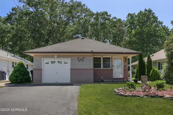 67 Mount Matterhorn Lane, Toms River, NJ 08753