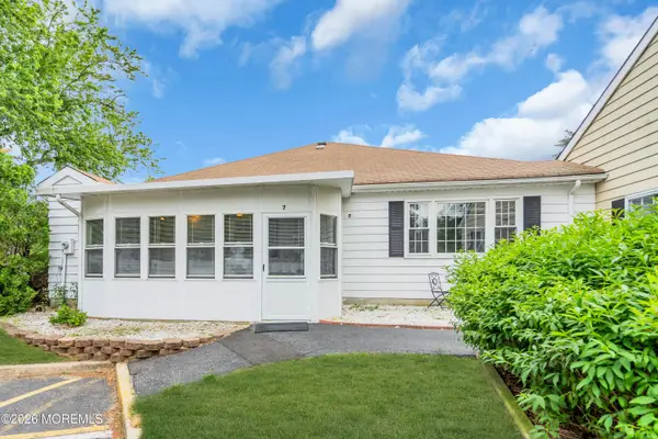 7 Dover Walk #1107, Toms River, NJ 08753
