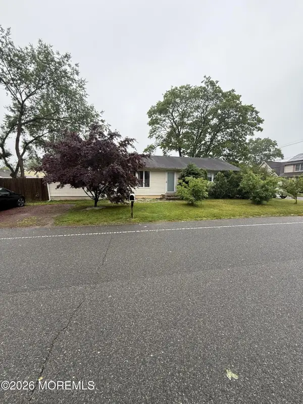 49 Elm Street, Beachwood, NJ 08722