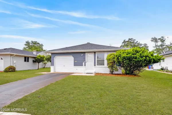 7 Bonasse Street, Toms River, NJ 08757