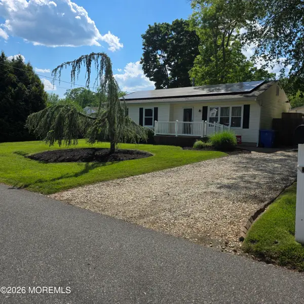 172 Bosun Avenue, Manahawkin, NJ 08050