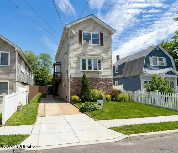 8 Lincoln Court, Keansburg, NJ 07734